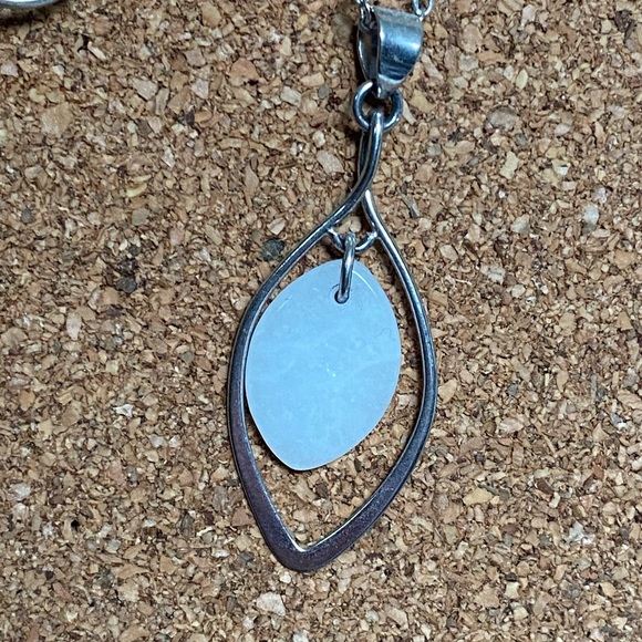 3 necklaces sold together - Picture 4 of 4